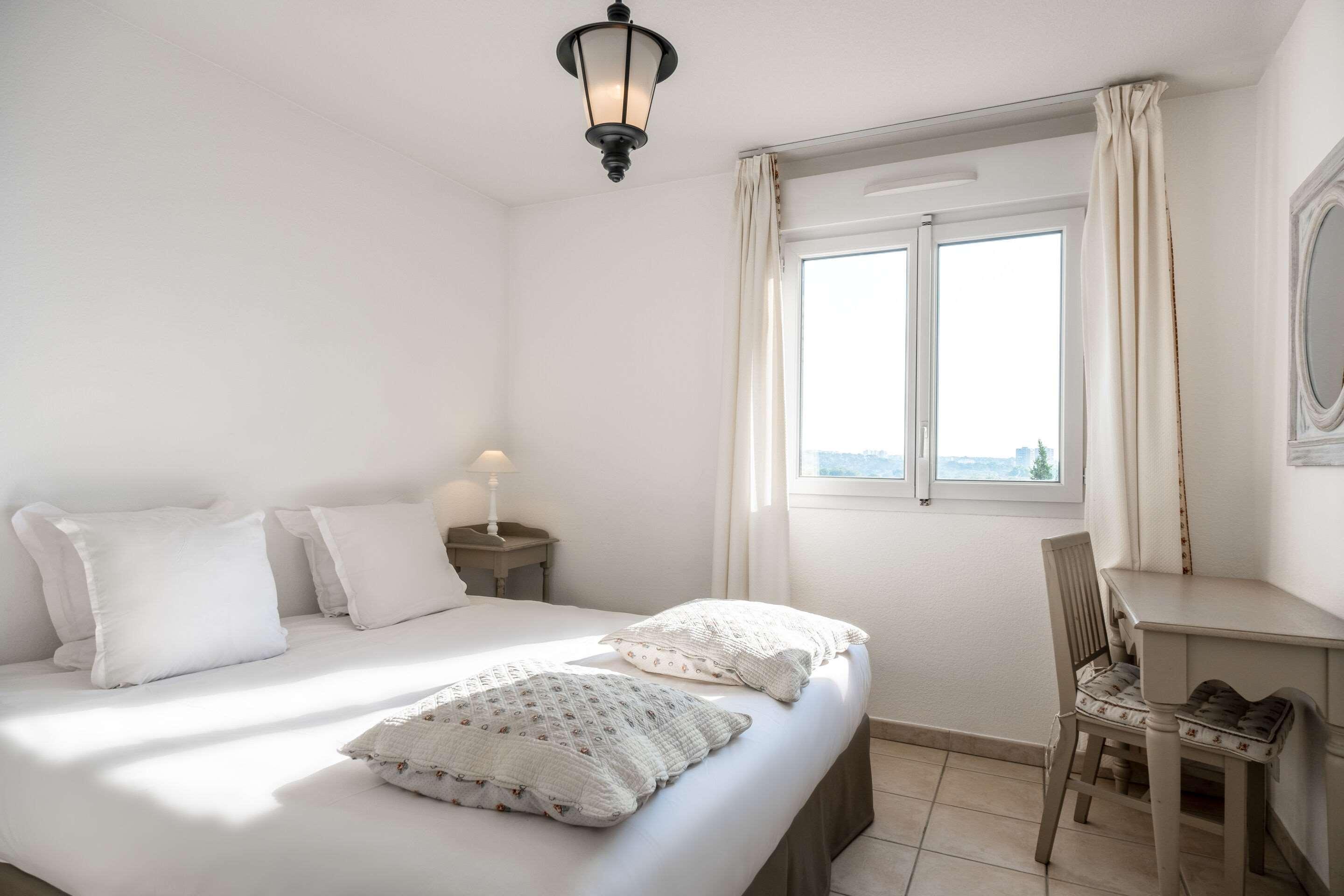 Hotel Golf Fontcaude Жувиньяк Экстерьер фото