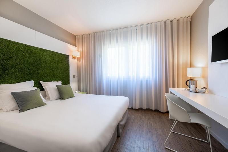 Hotel Golf Fontcaude Жувиньяк Экстерьер фото
