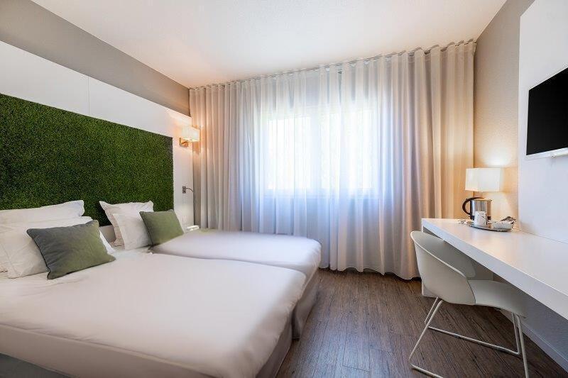 Hotel Golf Fontcaude Жувиньяк Экстерьер фото